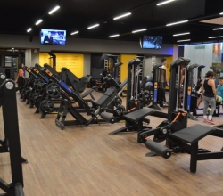 Academia completa à Venda